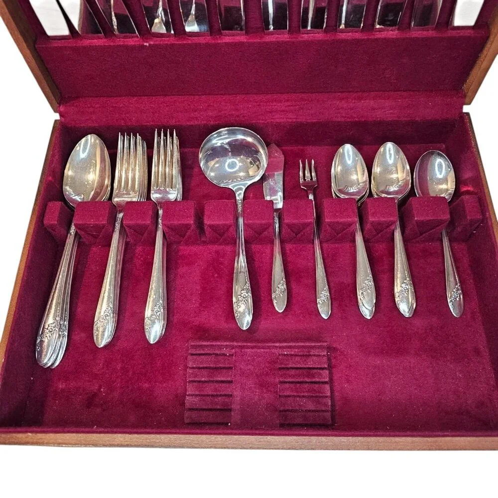 Lot Of Tudor Plate Oneida 1946 Queen Bess II Silver Plate Flatware 44 Pc W Chest